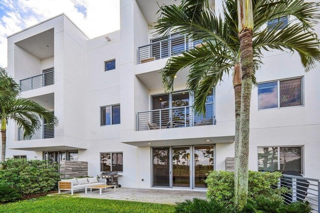 Building Photo - 1841 NW 42nd Dr