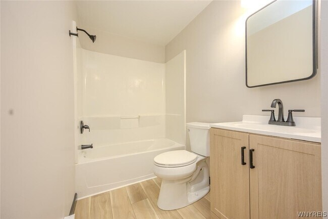 Building Photo - 6379 Robinson Rd