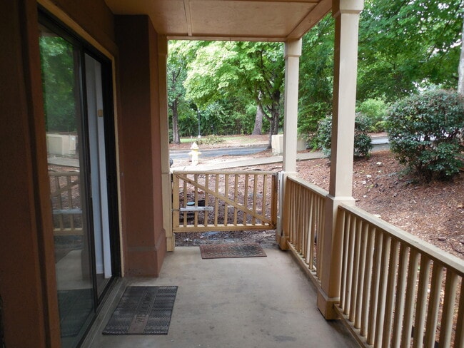 Building Photo - 1101 Colony Pl Dr