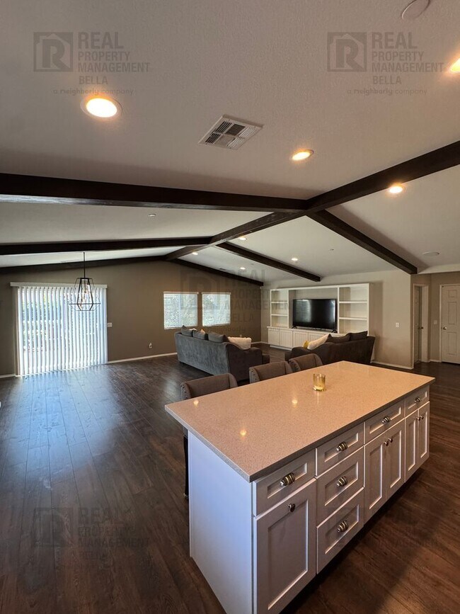 Building Photo - 31372 McKenna Ct
