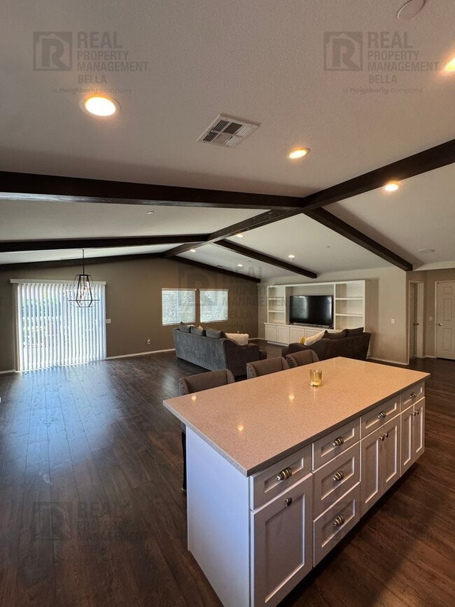 Building Photo - Spacious 5-Bedroom Single-Story Home on a Quiet Cul-de-Sac!