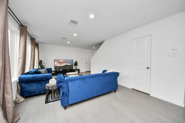 Building Photo - 28910 Texas Sparrow Ln