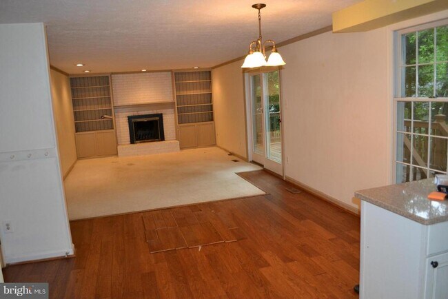 Building Photo - 15404 Beachview Dr