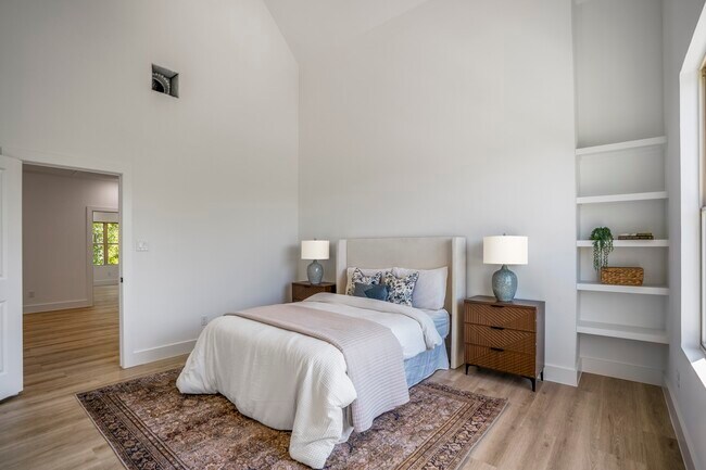 Building Photo - 4201 Oats St