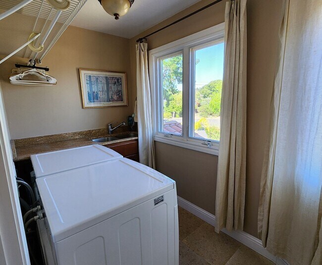 Building Photo - 25875 Estacada Way