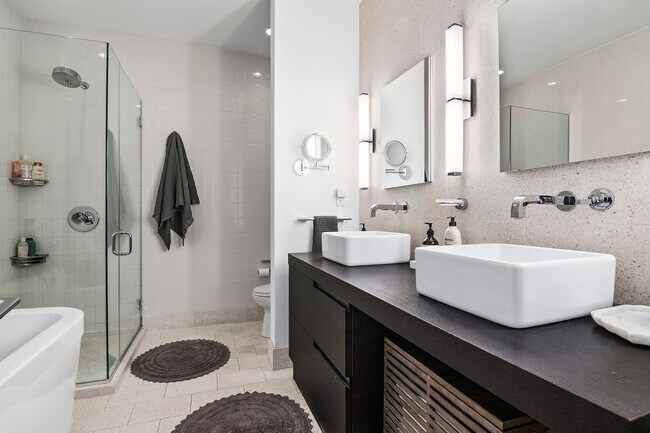 Building Photo - 360 Furman St