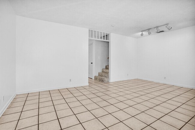 Building Photo - 9541 Clanton St