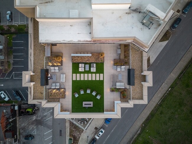 Building Photo - 20 Rutledge St