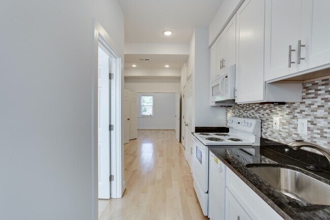 Building Photo - 851 19th St NE