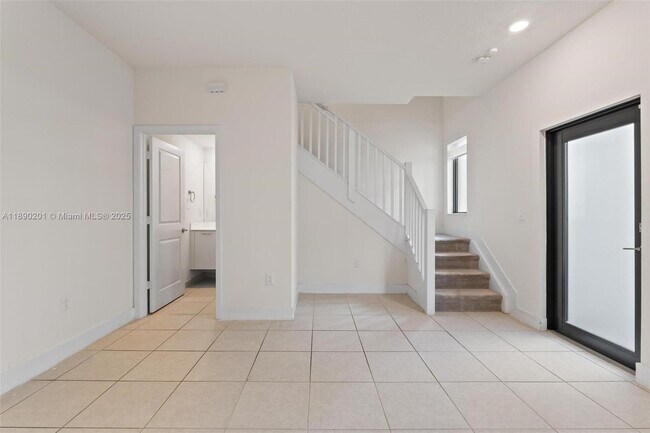Building Photo - 4612 NW 83rd Pkwy