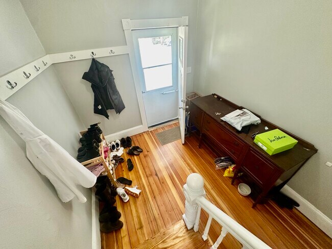 Building Photo - 135-137 Nonantum Unit 1