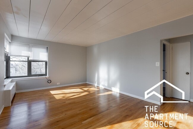 Building Photo - 1360 W Touhy Ave