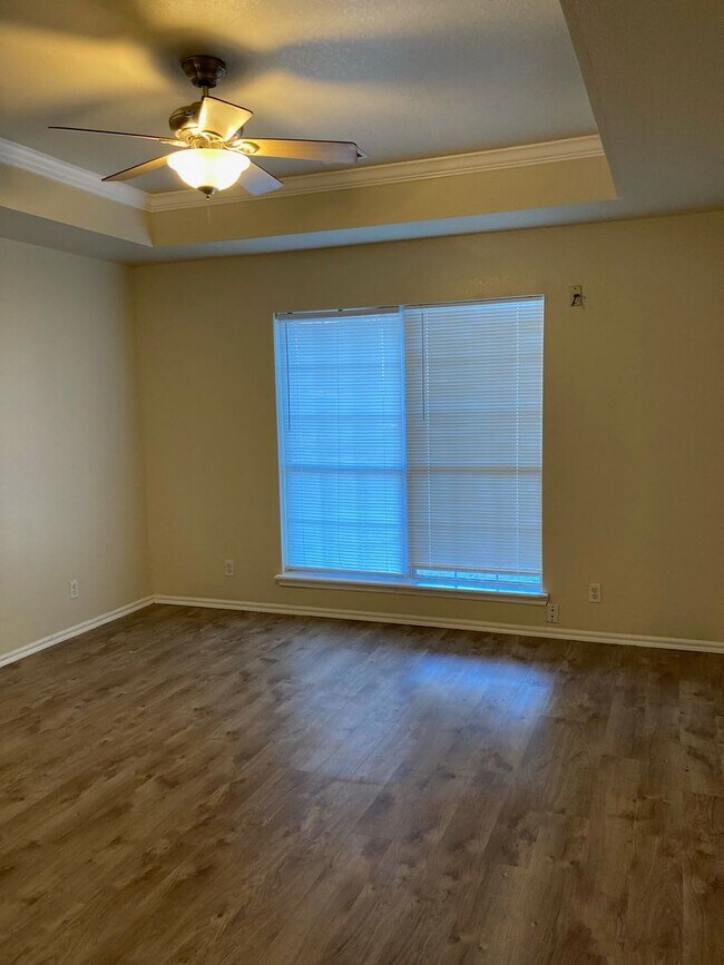 Building Photo - Spacious 3BDRM Home in Blackberry Ridge, V...