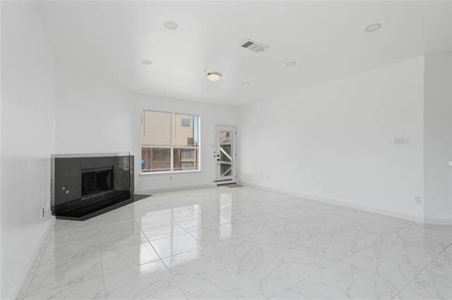 Building Photo - 5001 Spicewood Dr