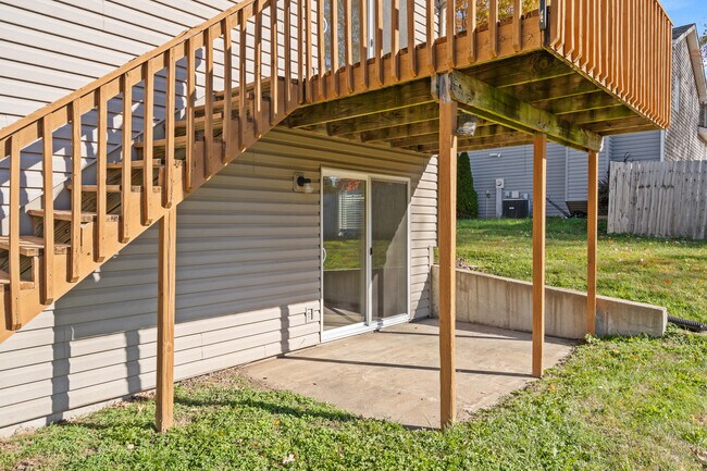 Building Photo - 3618 Santiago Dr