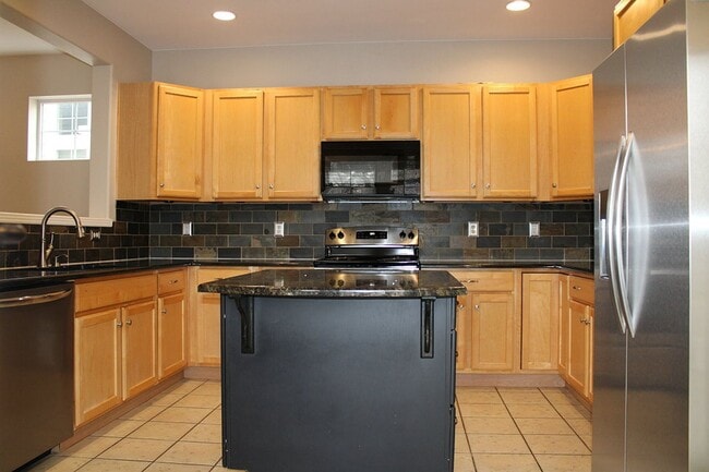 Building Photo - 5250 Corbett Dr