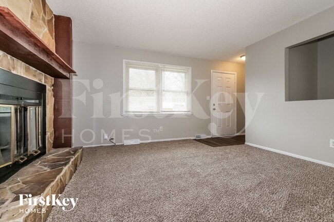 Building Photo - 19304 E 7th St N