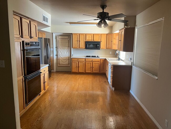 Building Photo - MOVE-IN SPECIAL $500 OFF FIRST MONTHS RENT!