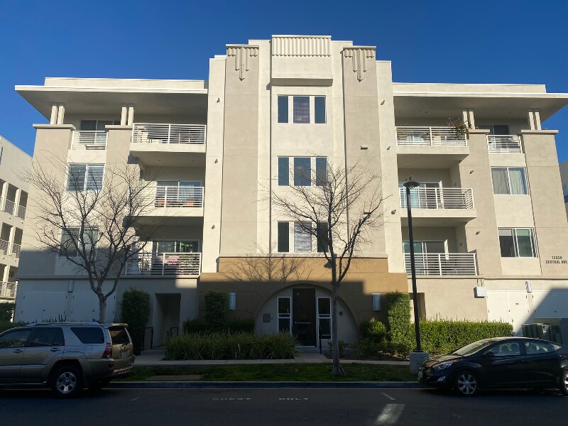 Building Photo - 12920 Central Ave