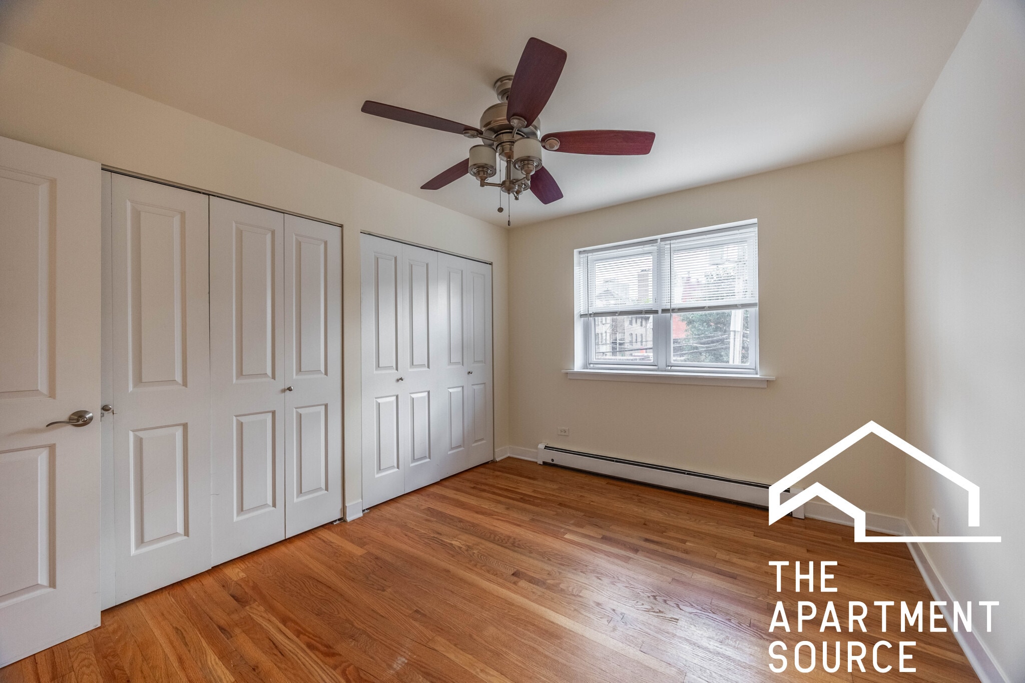 Building Photo - 628 W Wrightwood Ave