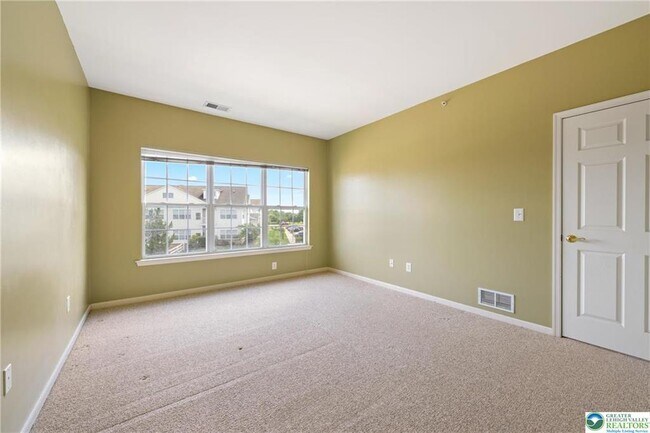 Building Photo - 917 Eden Terrace
