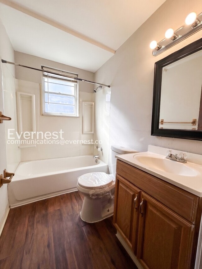 Building Photo - 344 Midridge Dr