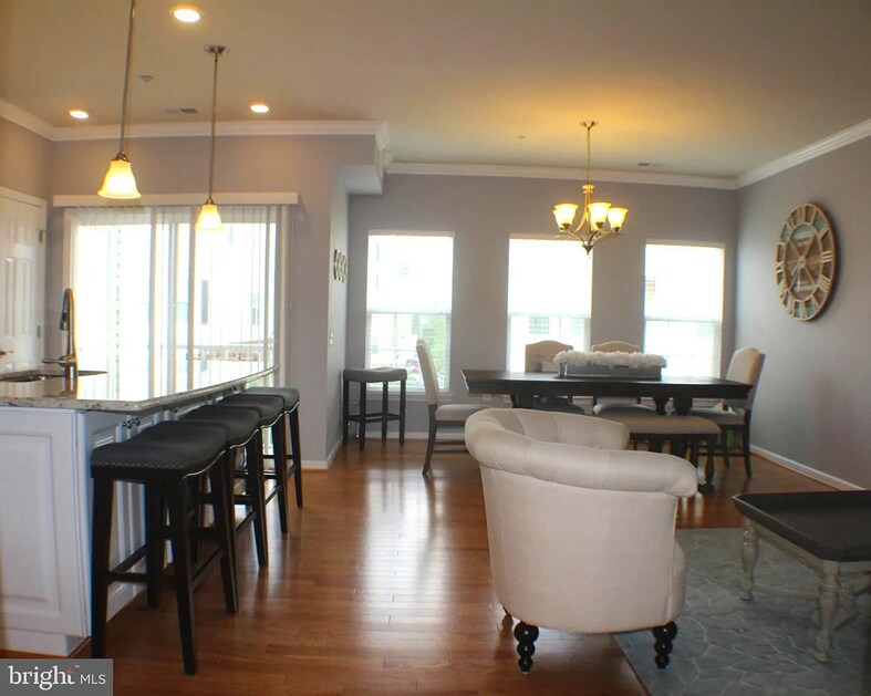 Kitchen area - 43481 Town Gate Sq