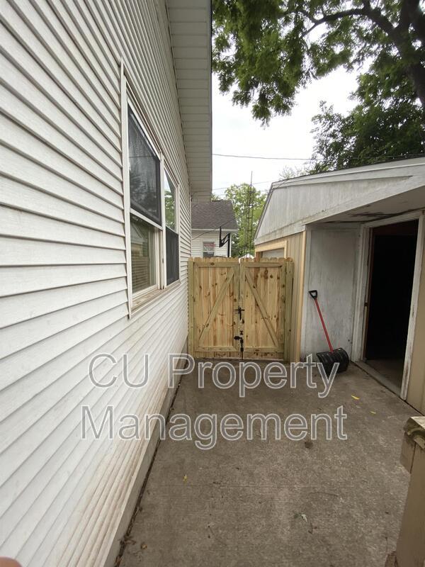 Building Photo - 508 N Fair St