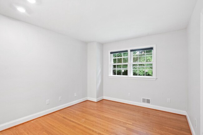 Building Photo - 7732 Canal Ct