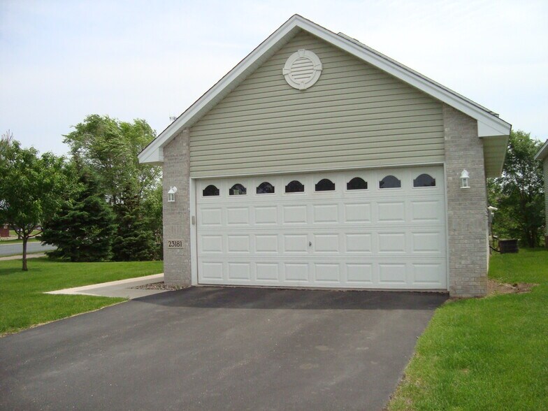 Front of Detached Townhome - 23181 Dakotah St NW