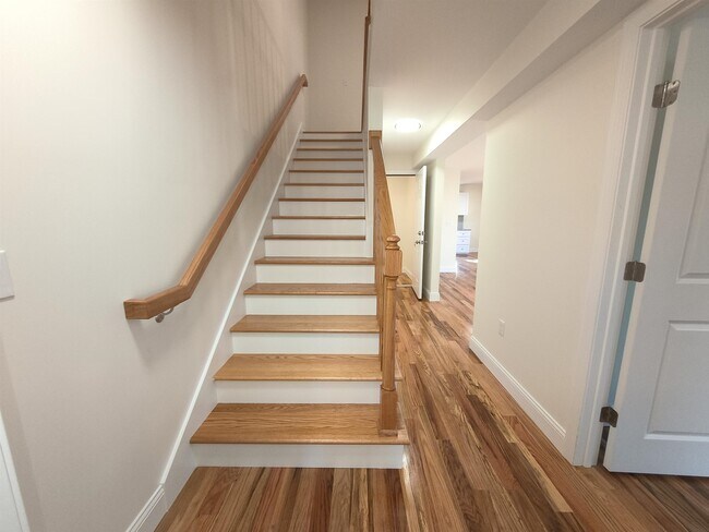 Building Photo - 386 Union Ave