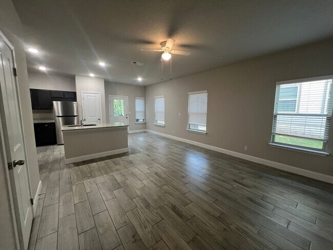 Building Photo - 7417 Savannah Brooks