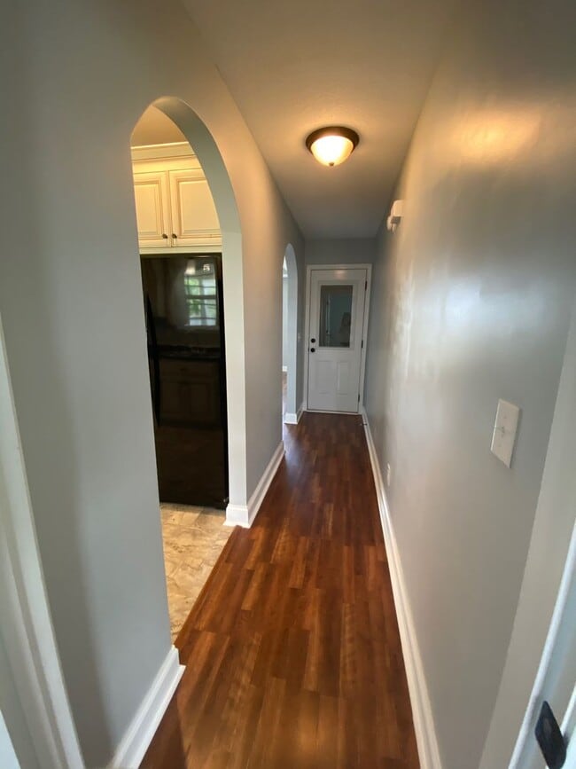 Building Photo - Adorable 3 bed/2 bath home! Great location!