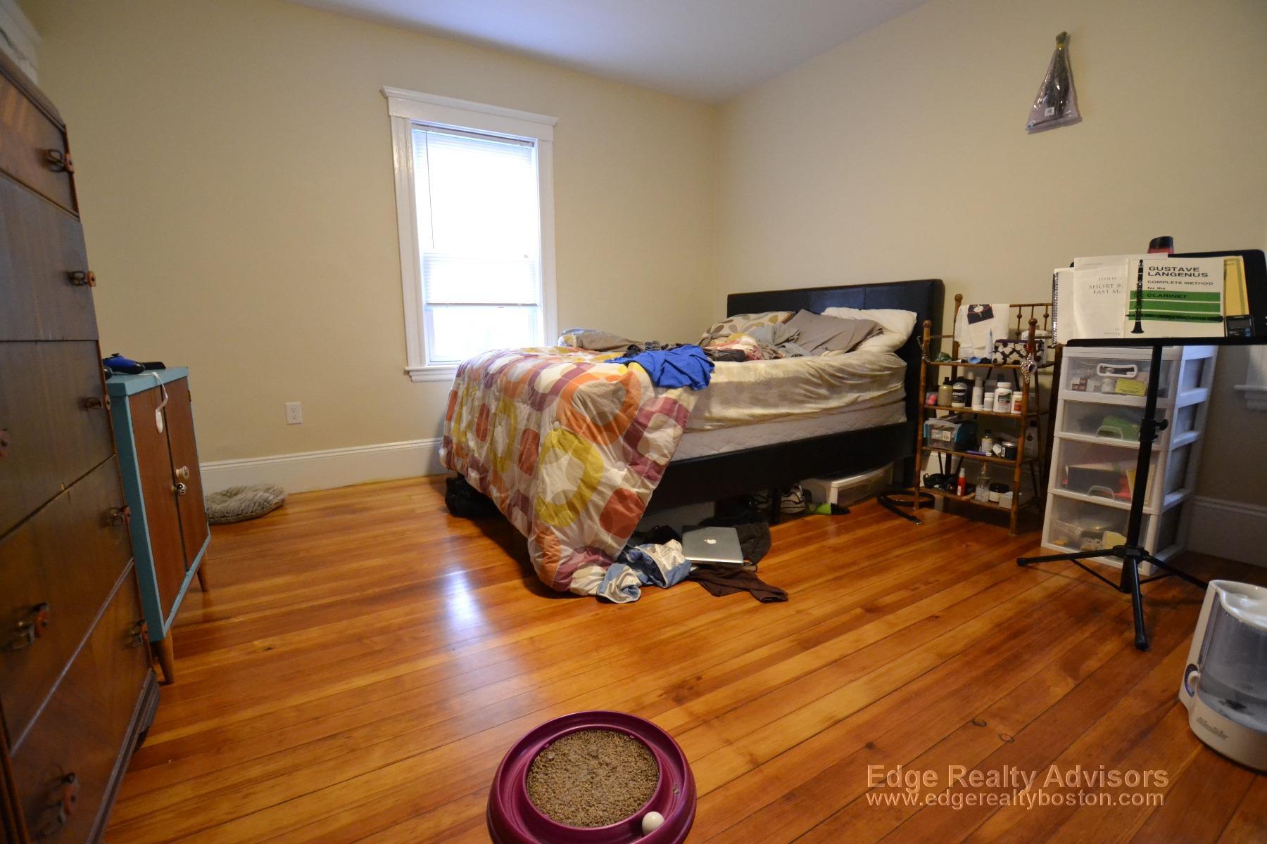 Building Photo - 36 Atkins St