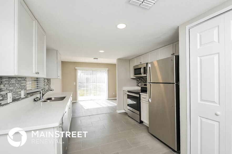 Building Photo - 1625 Crossridge Dr