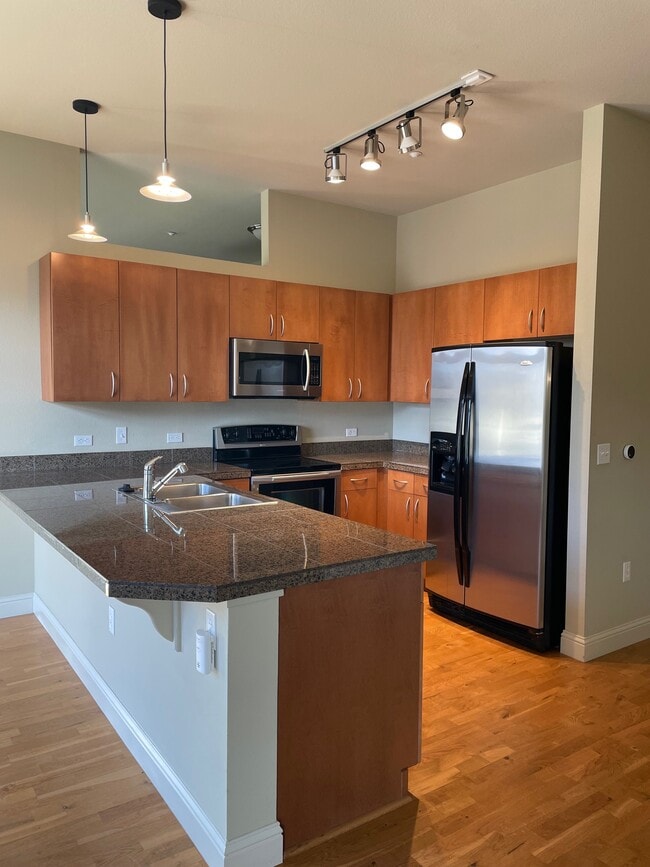 Building Photo - 5401 S Park Terrace Ave