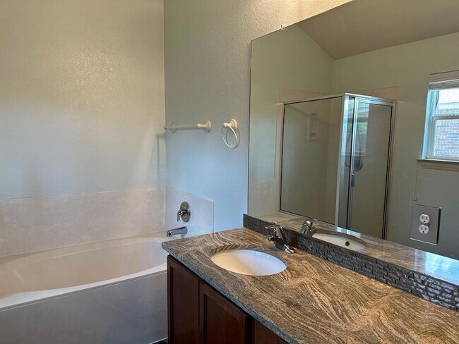 Building Photo - 218 Wildcat Dr