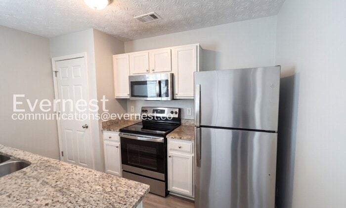 Building Photo - 3868 Leyland Dr