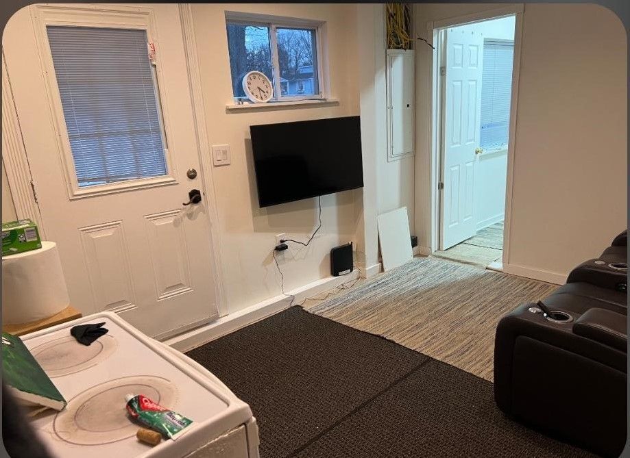 Building Photo - 19 Shamrock Ln