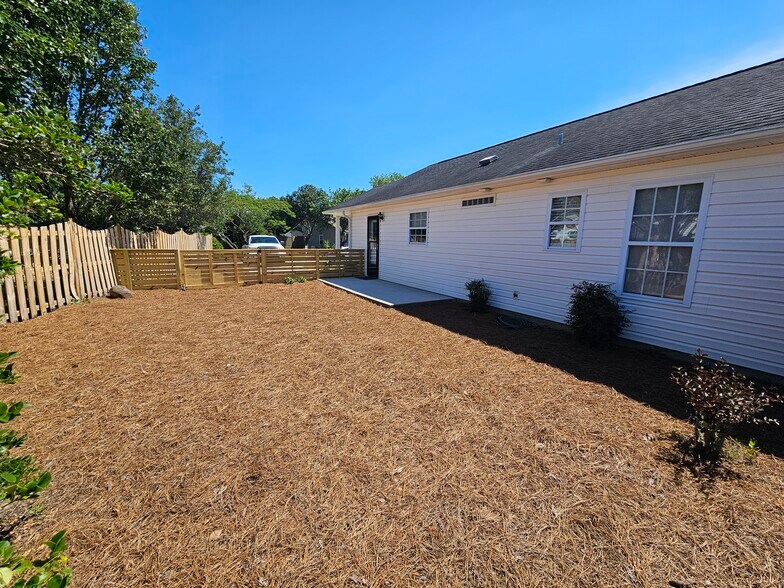 Building Photo - 417 Brecknock Ct