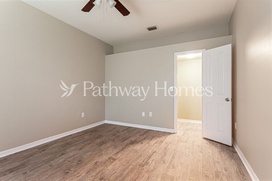 Building Photo - 10217 Newington Pl