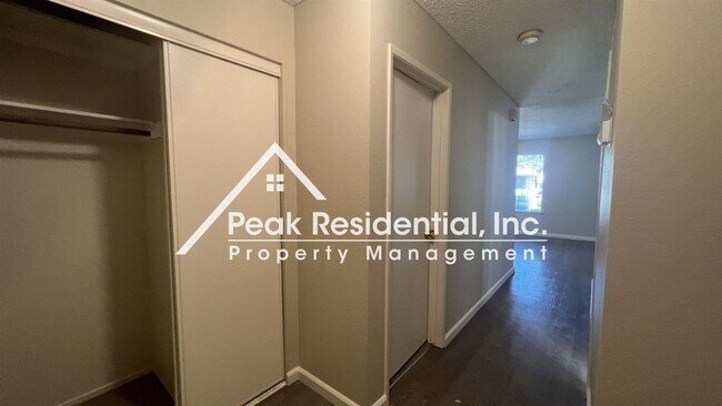 Building Photo - 3 br, 2 bath House - 5912 Birchglade Way