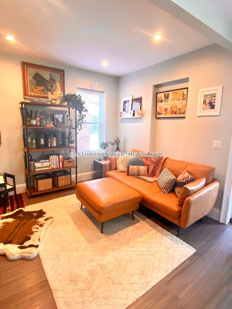 Building Photo - 147 Cottage St