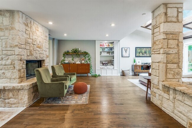 Building Photo - 1602 Glen Valley Dr