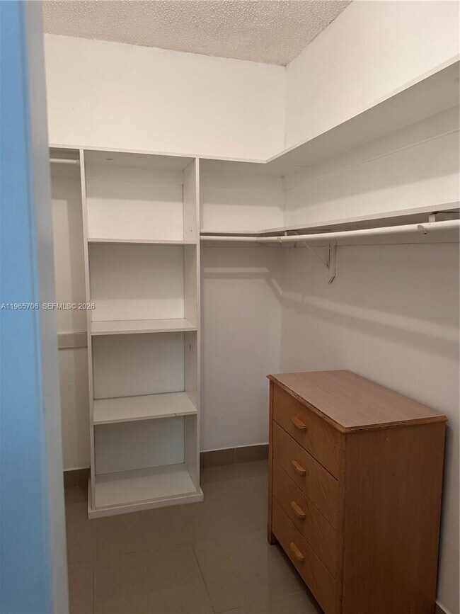 Building Photo - 16200 SW 97th Ave