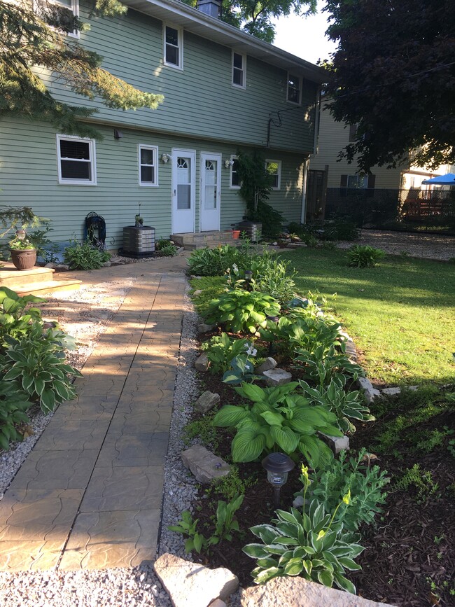 Building Photo - 11455 W Forest Home Ave