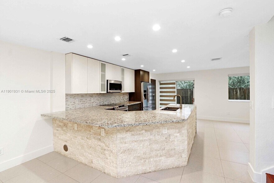 Building Photo - 11549 NW 51st Ln