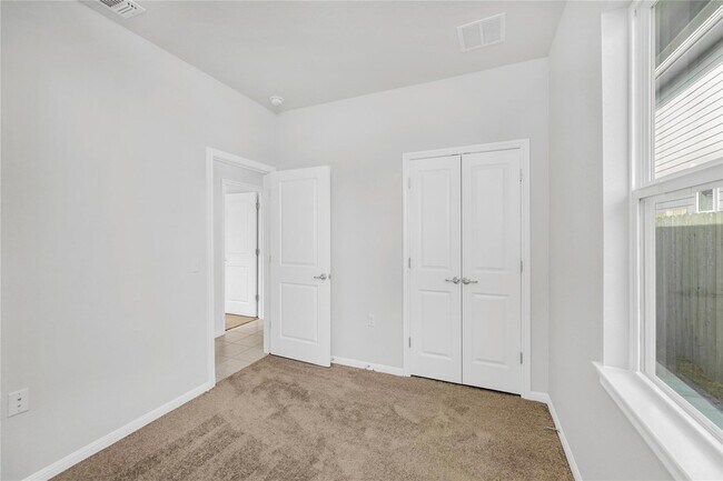 Building Photo - 9505 Morning Iris Dr
