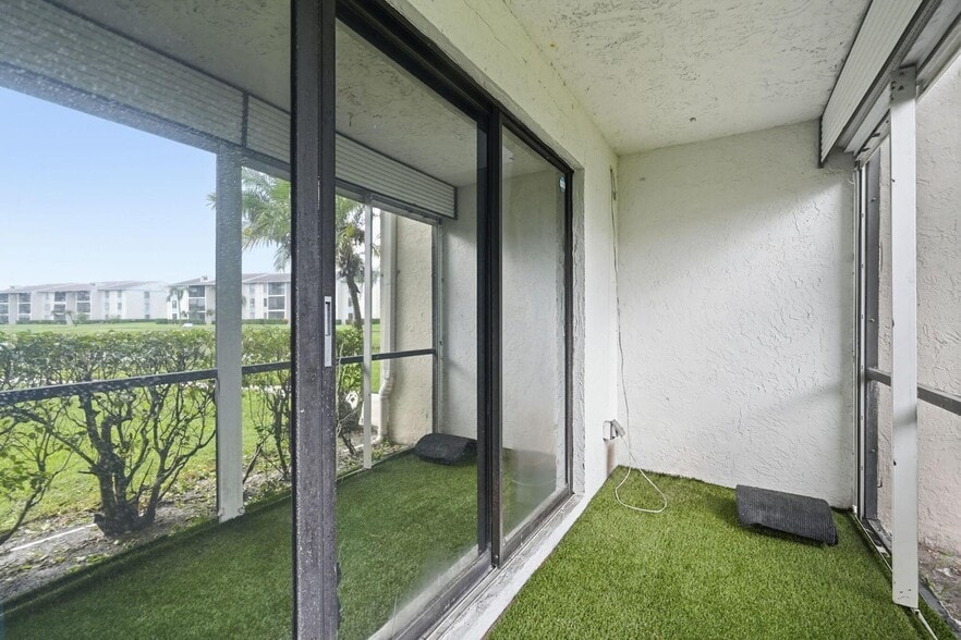 Building Photo - 1104 Green Pine Blvd