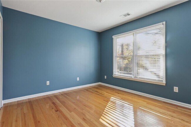 Building Photo - 315 Commons Gate Ct